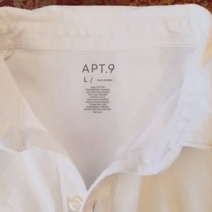 (2) MEN'S COLLARED POLO SHIRTS. BOTH WHITE AND SIZE LARGE. BY APT 9 APPAREL